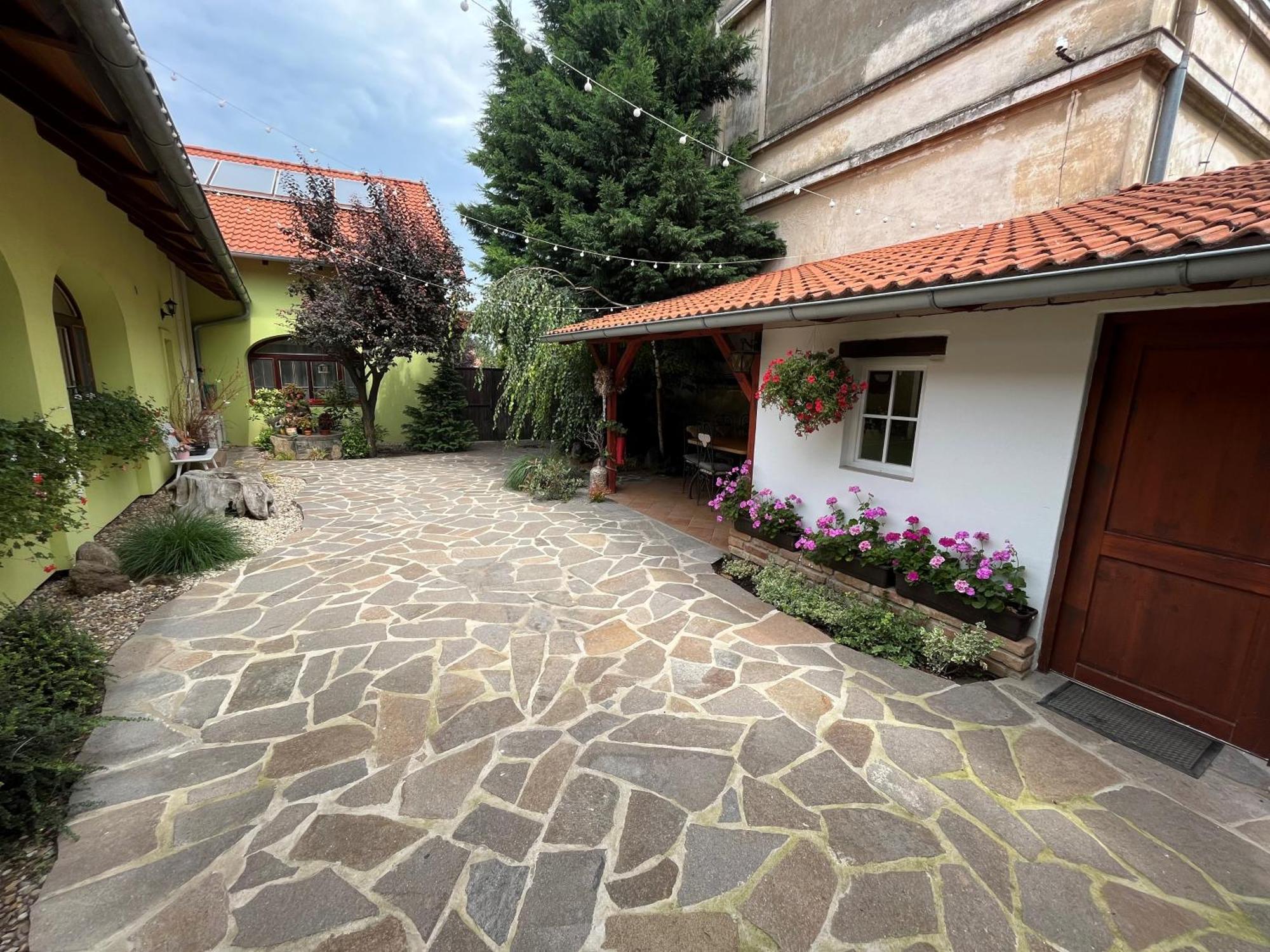Penzion Primase Dolni Vestonice Dış mekan fotoğraf